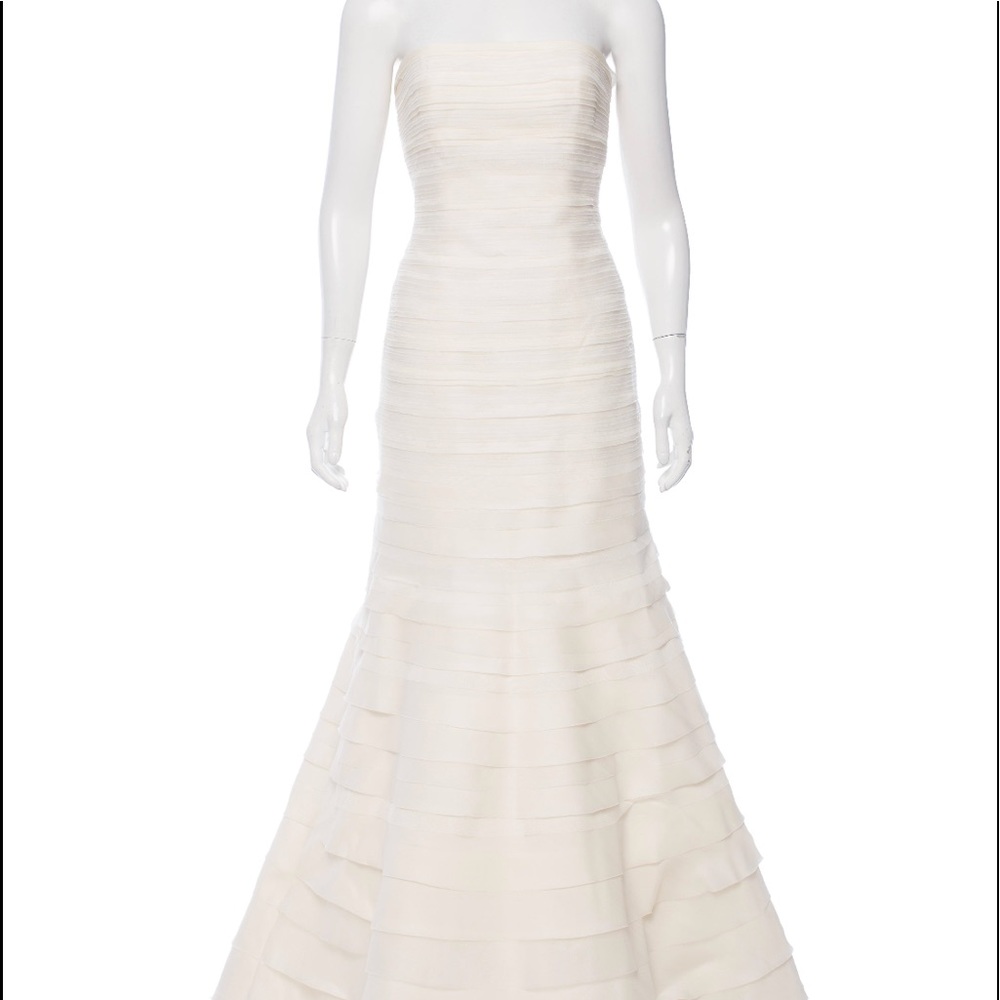 Vera Wang Strapless Silk OrganzaGown